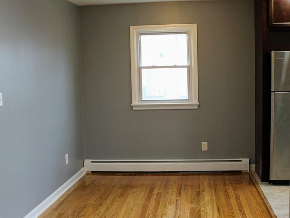 4th image of 526 Delavan Ave Floor 1