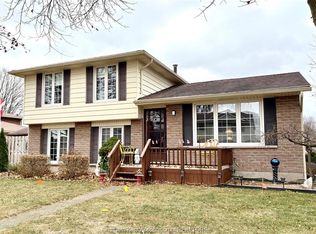 183 Michener Rd, Chatham Kent, ON N7L4X4