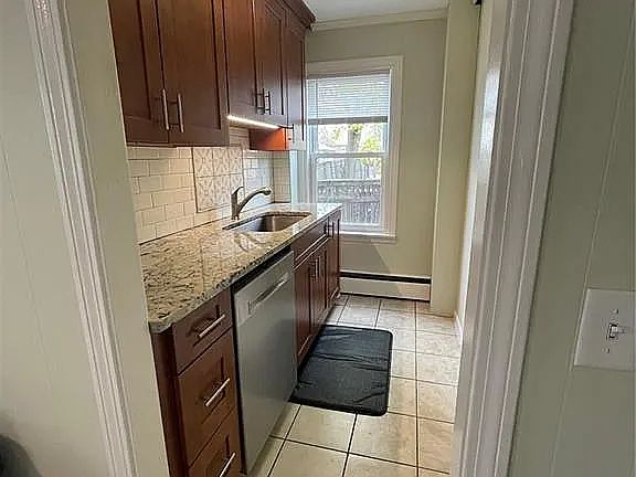 2nd image of 5 Fountain St Floor 1