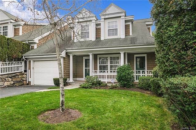 1st image of 9 Winterberry Ln