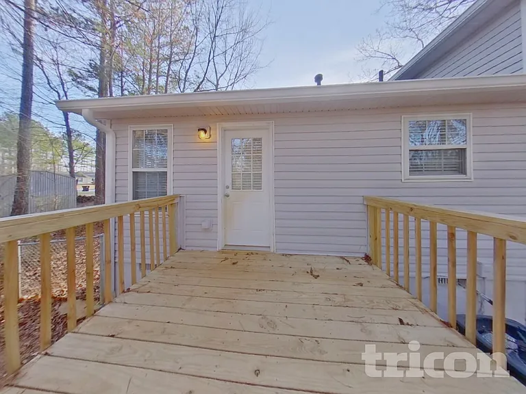 305 Madeline Way — Photo 16