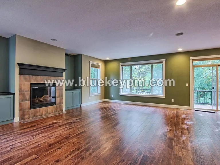 964 W S Cir — Photo 2
