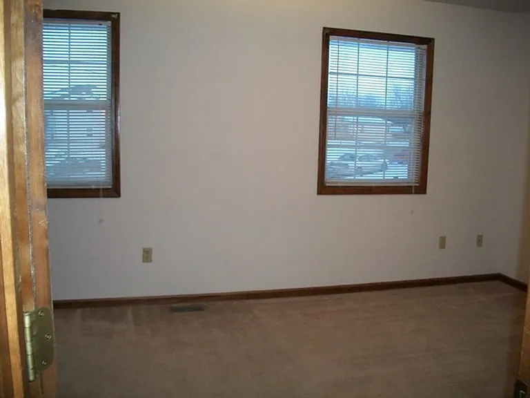 706 Streck Ct — Photo 6