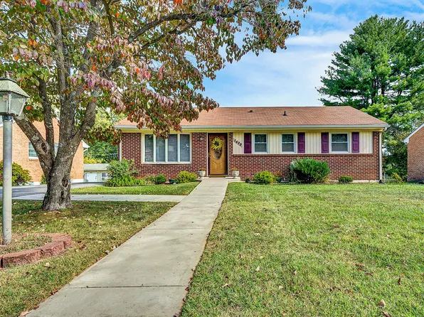 1423 Haydon St, Salem, VA 24153