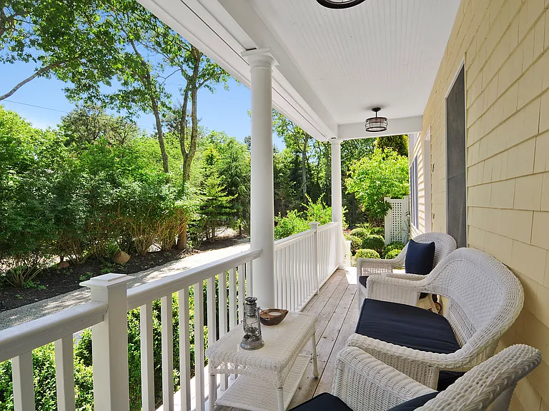 15 Mulford Ave — Photo 6