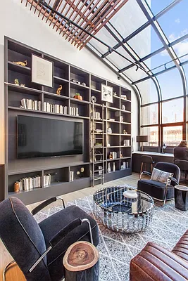 Rented by Greystar | media 7