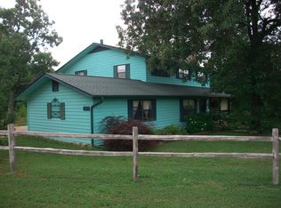 28 Strawberry Valley Rd, Ash Flat, AR 72513