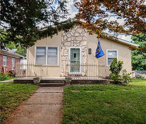 4th image of 307 Riley St