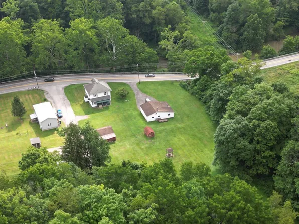 17 Walnut Hills Dr, Mount Clare, WV 26408