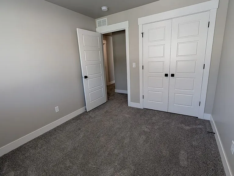 5560 Trueman #C — Photo 34