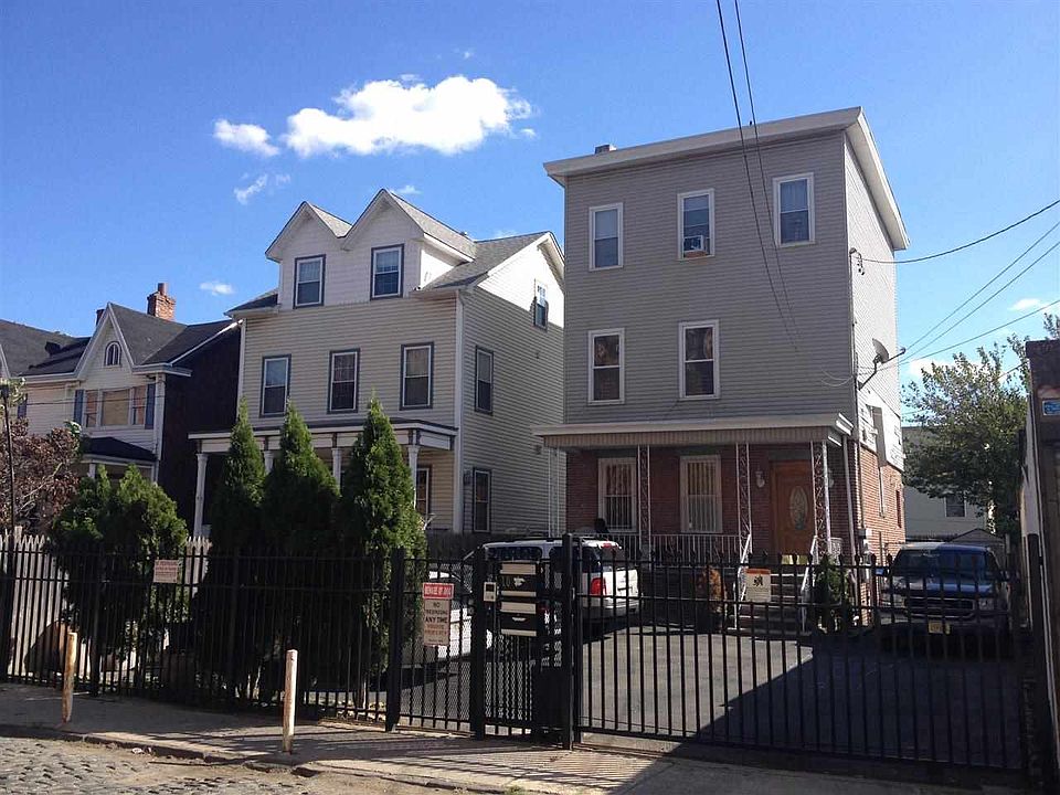 2nd image of 10 Manning Ave