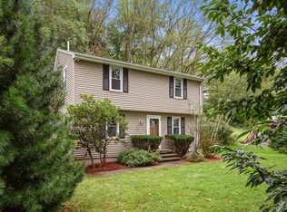 36 Blackstone St, Sutton, MA 01590