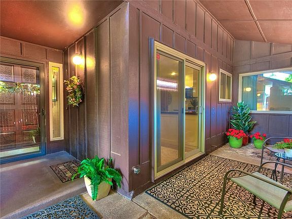 Welcome Home!  Such a beautiful and private outdoor living space to welcome your guests to.