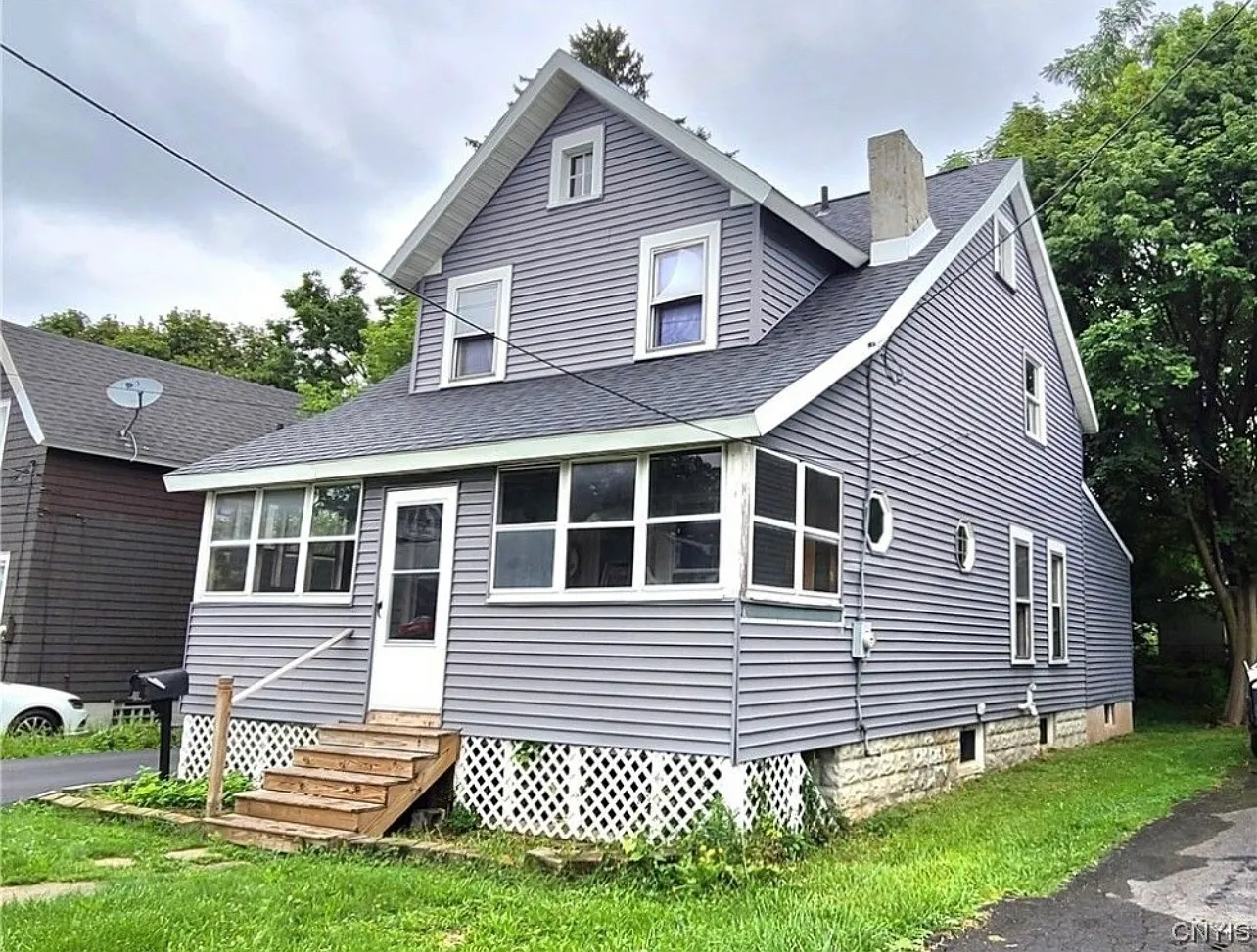 337 S Midler Ave — Photo 1