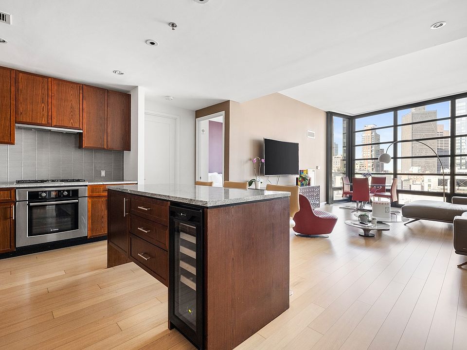 1st image of 580 Washington St #Penthouse 05