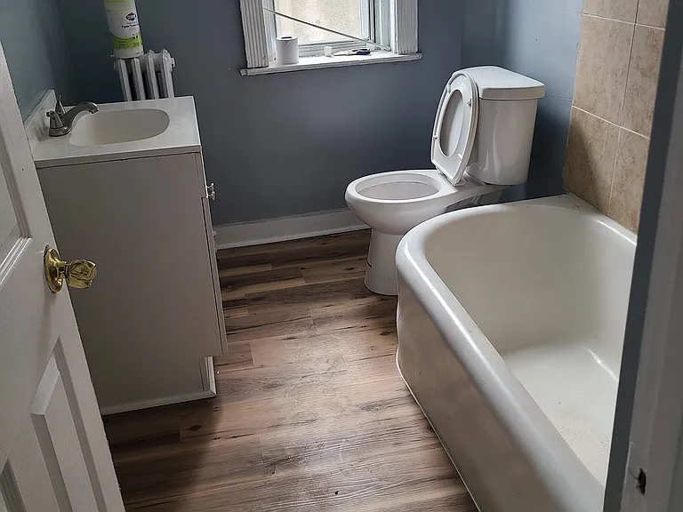 210 Long Ln — Photo 16