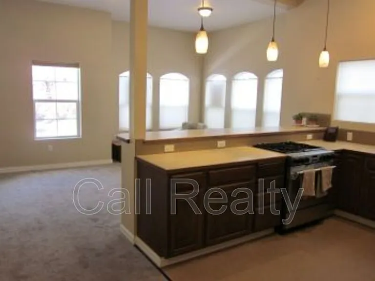 1605 W 13th Ave — Photo 3