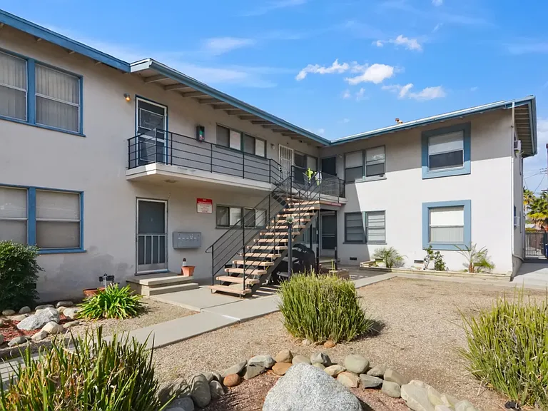 20533 Vanowen St #2 — Photo 11