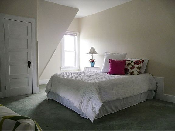 2nd image of 203 Lincoln Ave #1