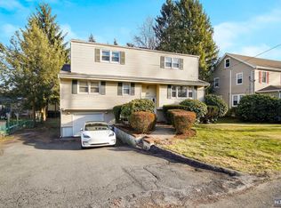 42 Emerson St, Cresskill, NJ 07626