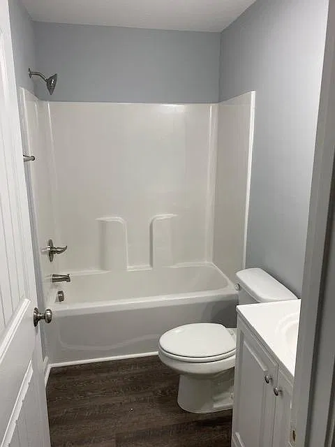 2 bed, 1.5 bath, 1000 sqft, $1,300 — Photo 4