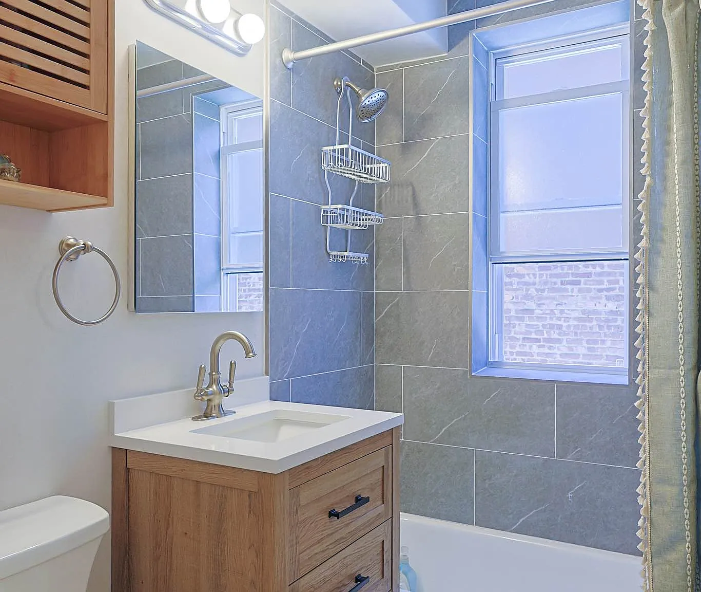 5730 Mosholu Avenue — Photo 2