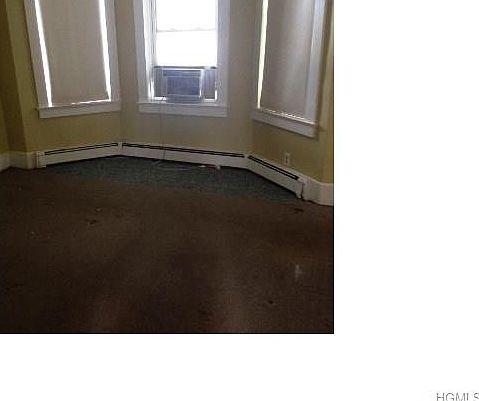 4th image of 90 Seneca Ave