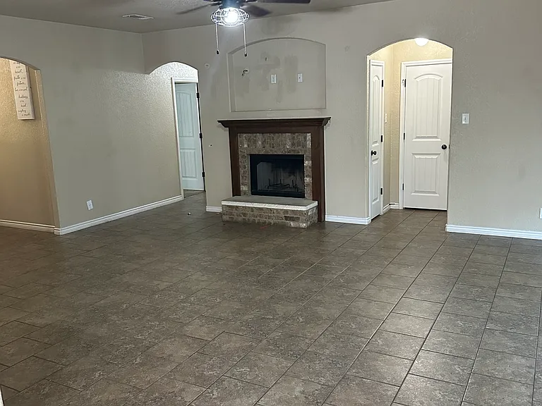 703 W Gemini Ln — Photo 8