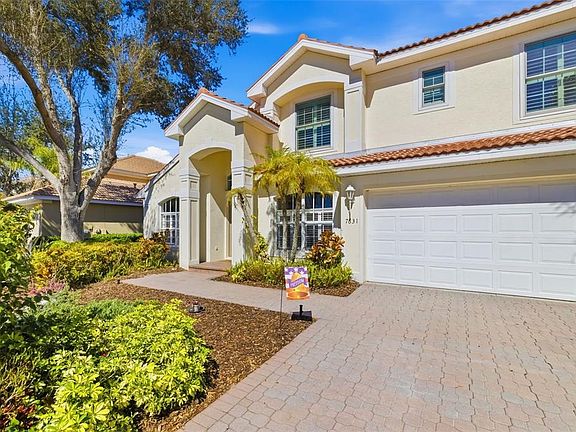 2nd image of 7631 Desert Inn Way