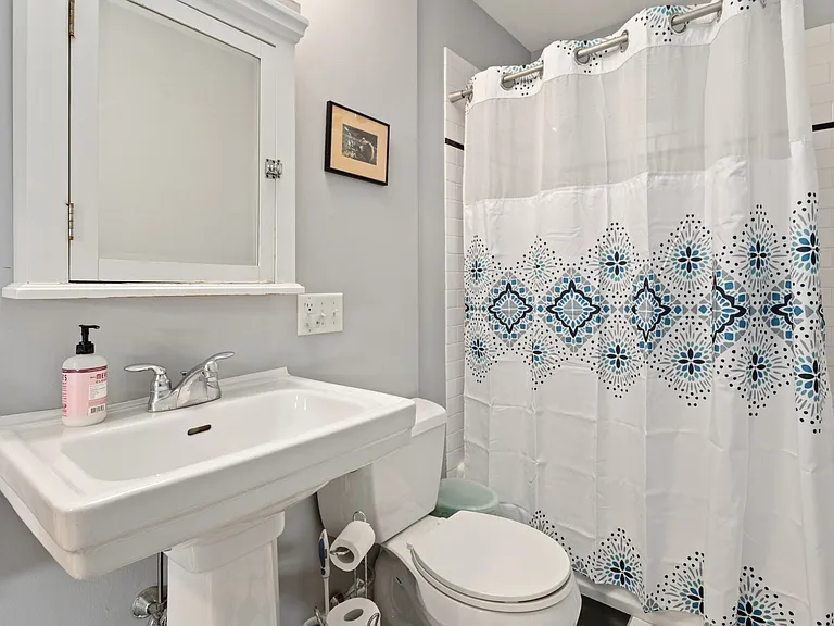29 Ocean Ave #4 — Photo 27