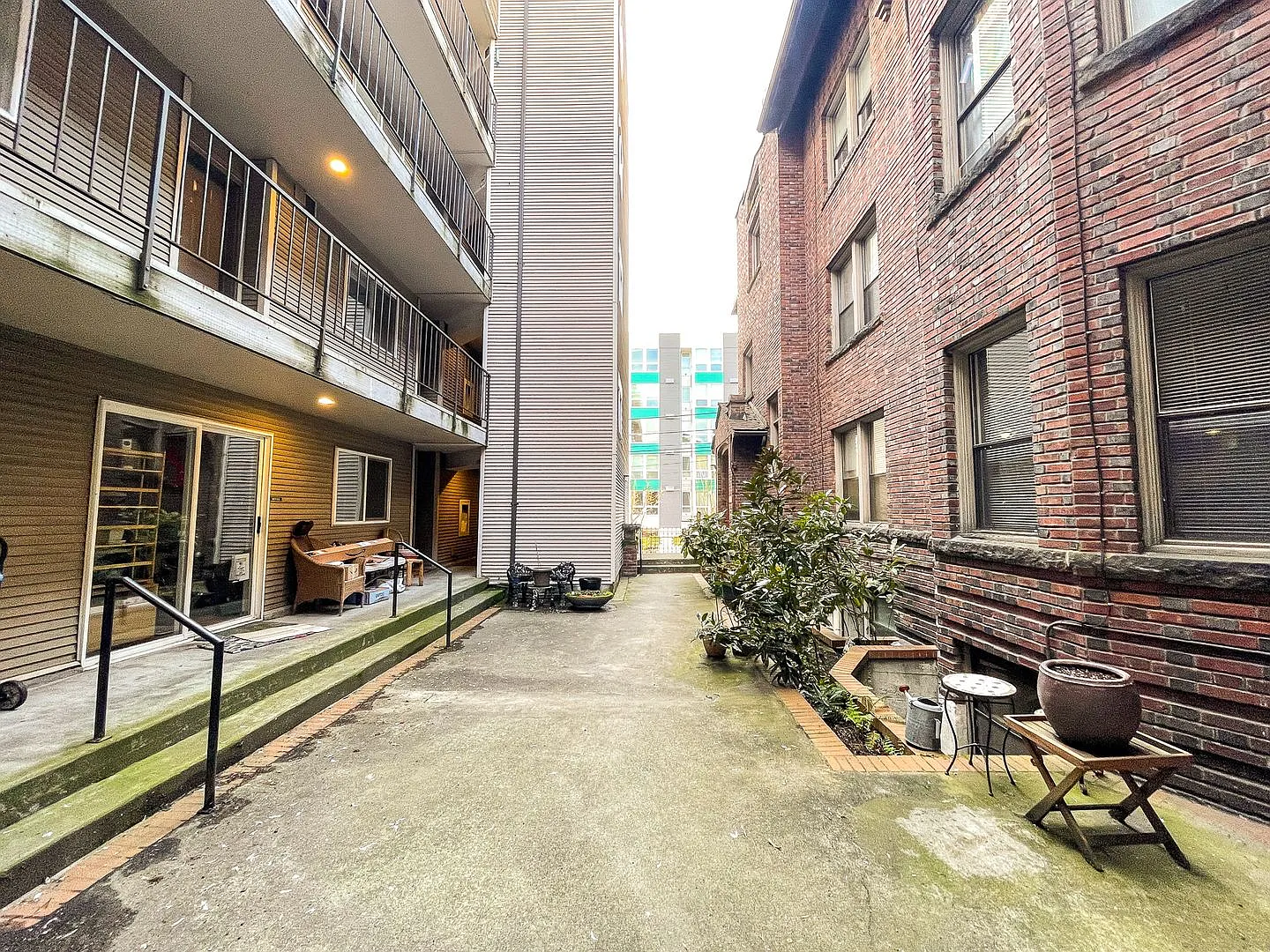 Madison Court — Photo 3