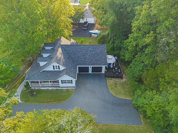 6th image of 230 Storyland Dr