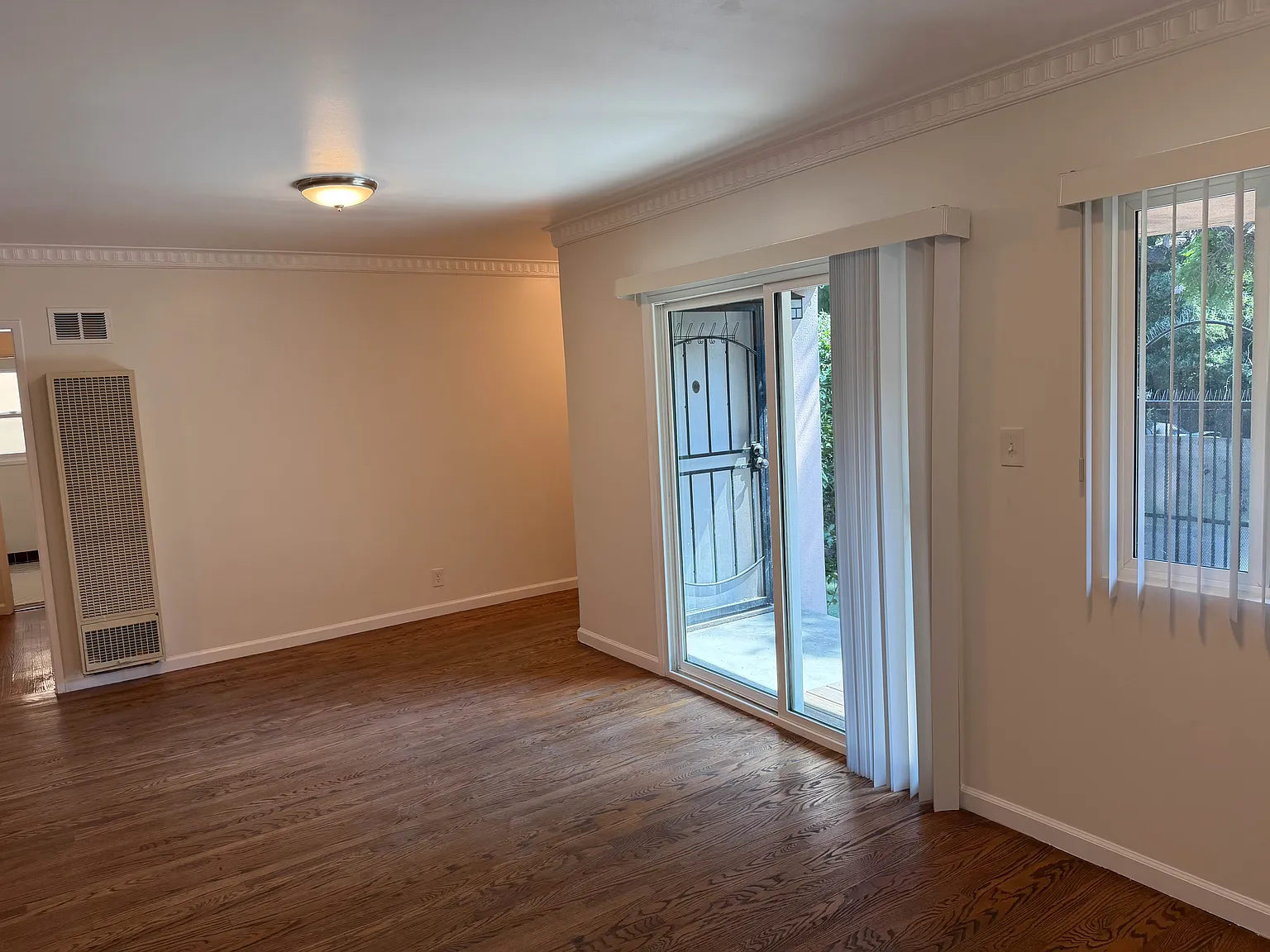 2 bed, 1375 sqft, $2,600 — Photo 3