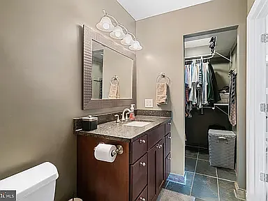 422 Avondale Dr — Photo 24