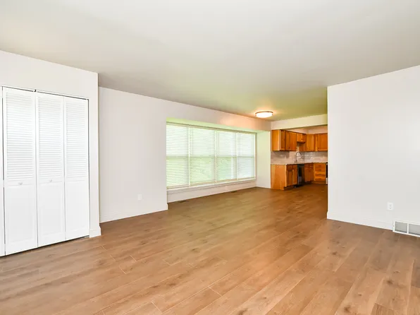 7680 Timbercreek Ct APT 1, Portage, MI 49024