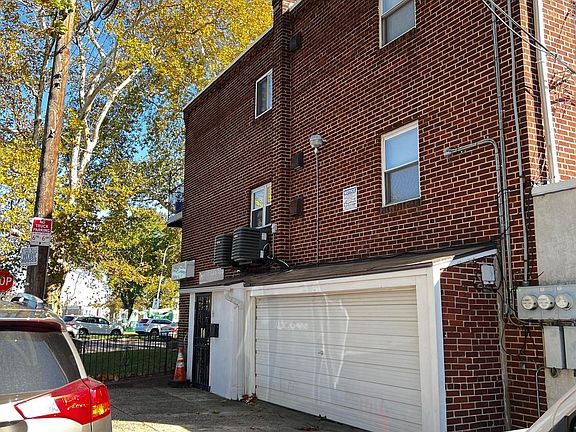 4th image of 182 W Roosevelt 1/2 Blvd