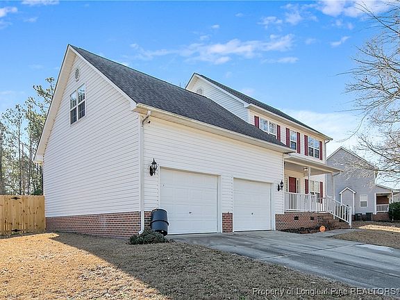 3rd image of 215 Woodland Dr