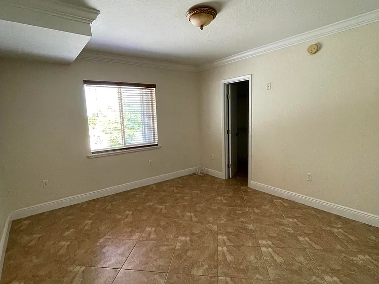 156 Marina Ave — Photo 13