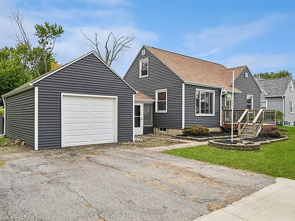 3rd image of 1117 35th St NE