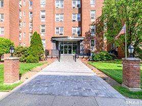 39 Glenbrook Rd