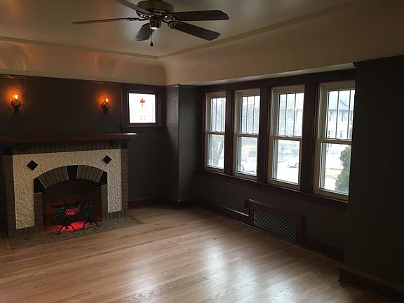 LIVING ROOM #2