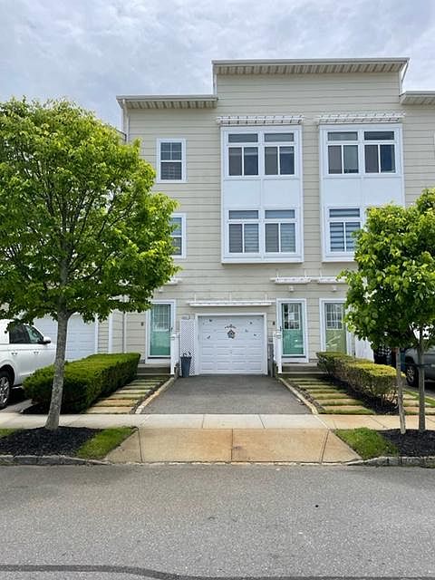 1st image of 6603 Seaspray Ave