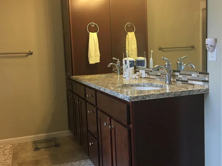5017 Black Rock Loop SE — Photo 5