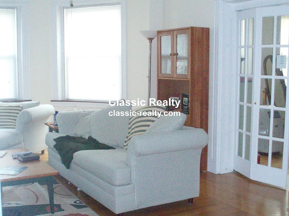 2nd image of 1120 Beacon St APT 2D