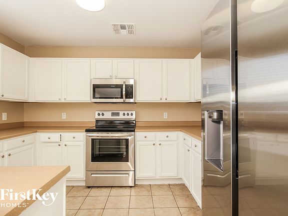 4th image of 11825 W Poinsettia Dr