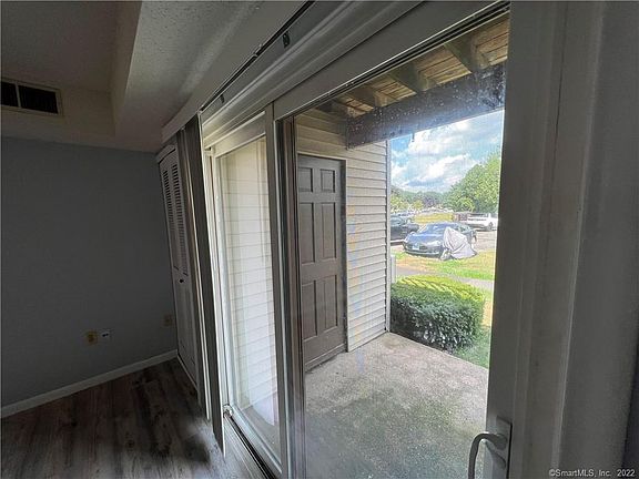 5th image of 1003 Twin Circle Dr #1003