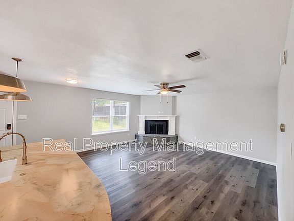 5th image of 109 N Heights Dr