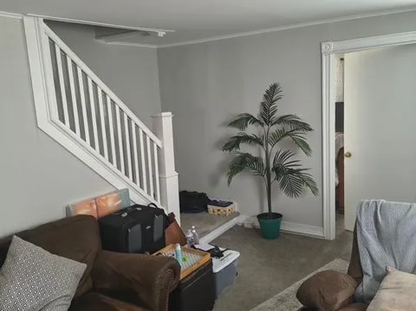35 S 6th St APT 2, Emmaus, PA 18049