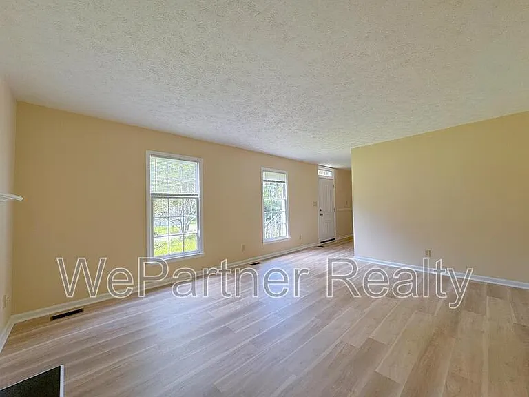 5332 Winslow Xing — Photo 5
