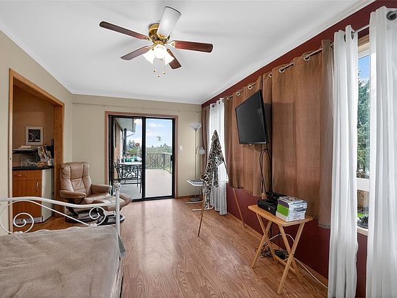 5th image of 10875 Grandview Rd